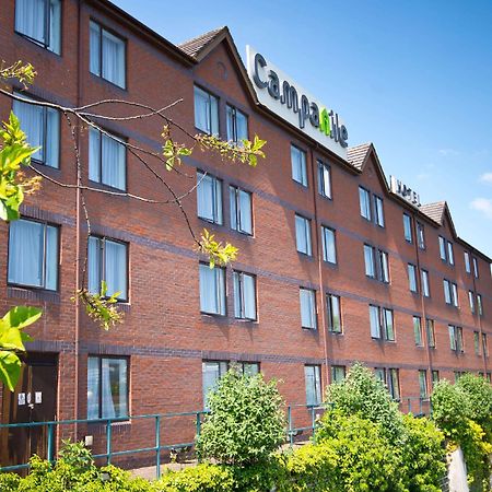 Campanile Manchester Bagian luar foto