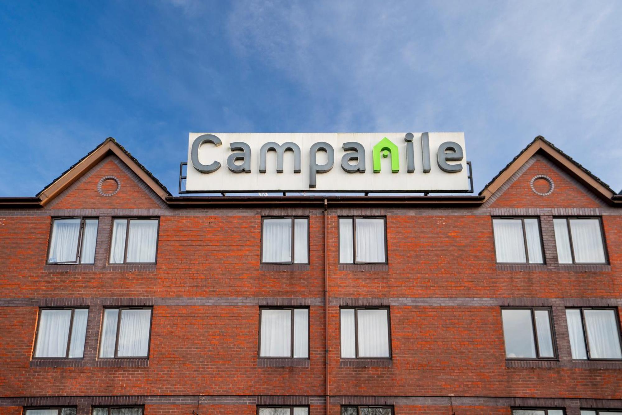 Campanile Manchester Bagian luar foto