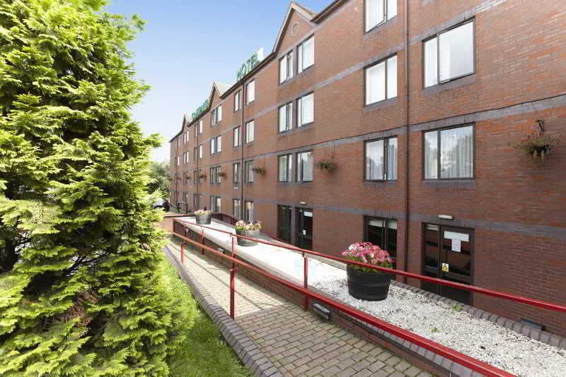Campanile Manchester Bagian luar foto